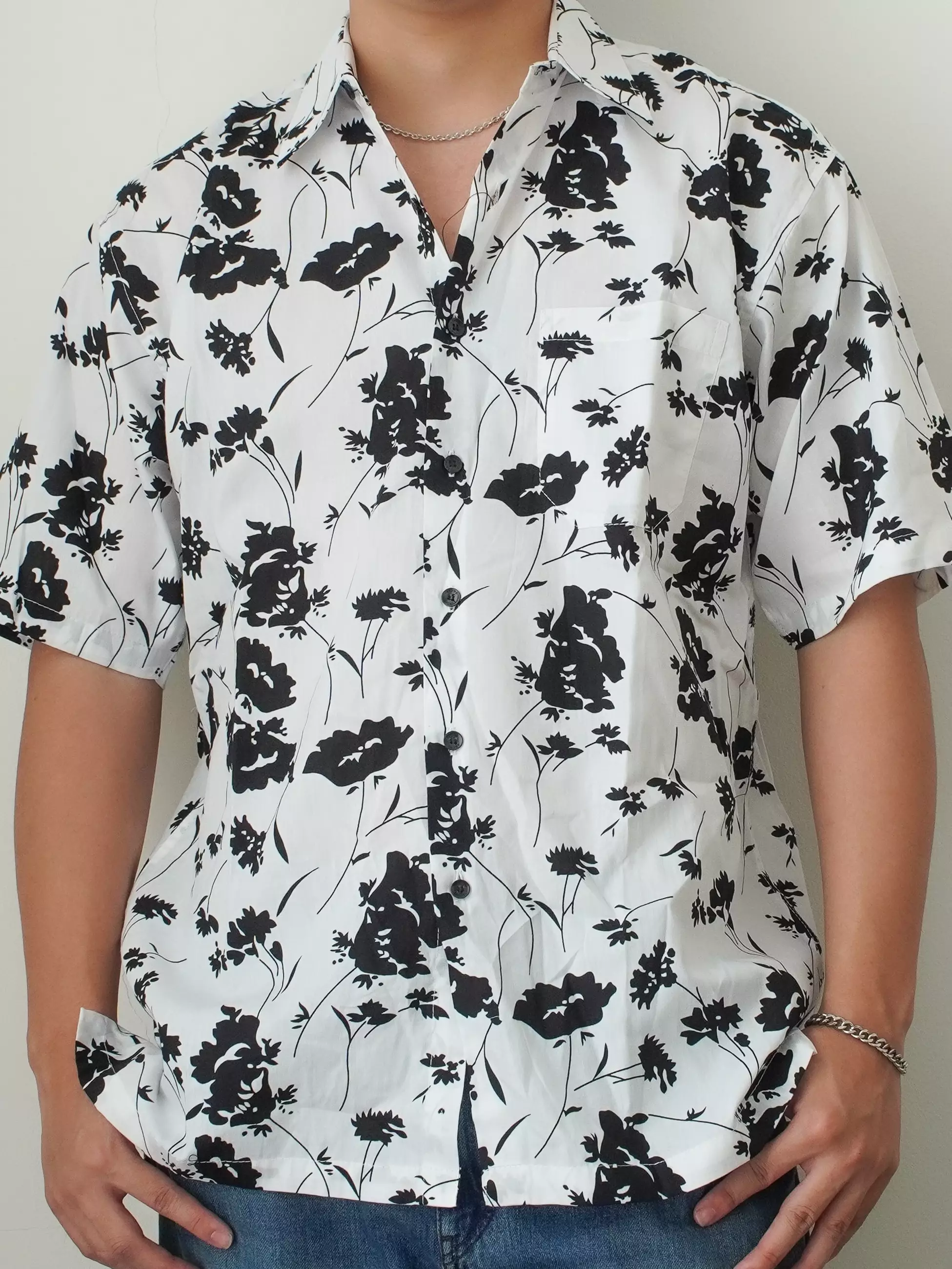 Andre Michel Kemeja Lengan Pendek Putih Motif Bunga 16561