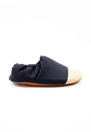 Buy Canvas Avenue Black Two Tone Baby Crib Shoes Online On Zalora