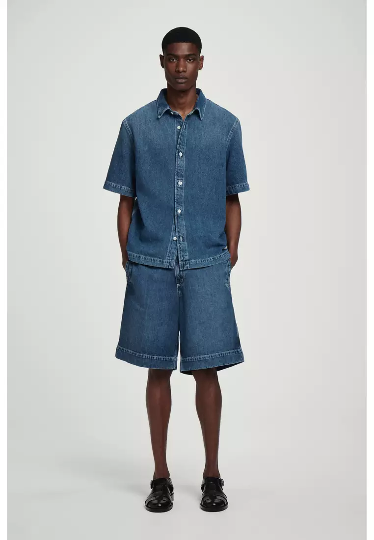 LIGHTWEIGHT SHORT-SLEEVED DENIM SHIRT