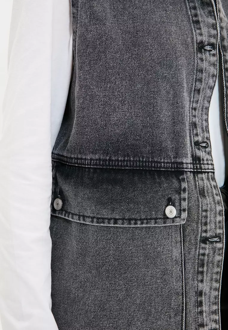 Shirt Collar Pocket Detailed Denim Vest Jacket