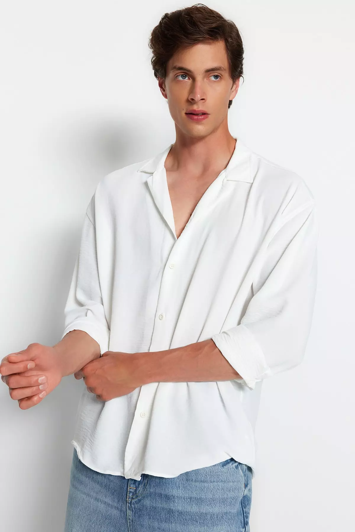 Buy Trendyol White Men s Oversize Fit Flared Collar Summer Linen