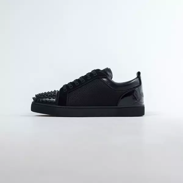 Sepatu CL CHRISTIAN LOUBOUTIN LOUIS JUNIOR SPIKE MATTE BLACK SNEAKER 100% ORIGINAL