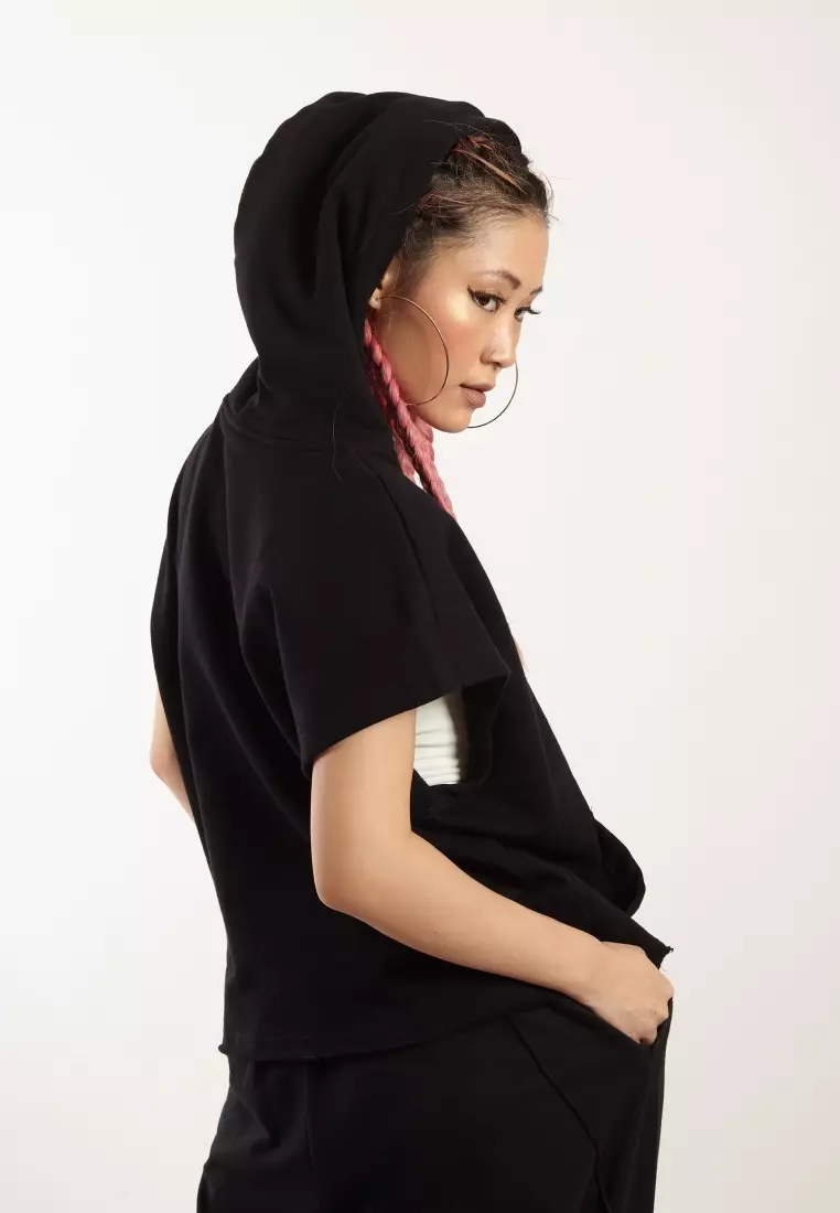 VEDECI X OCWA CONNOR BOXY CROP SLEEVELESS HOODIE BLACK