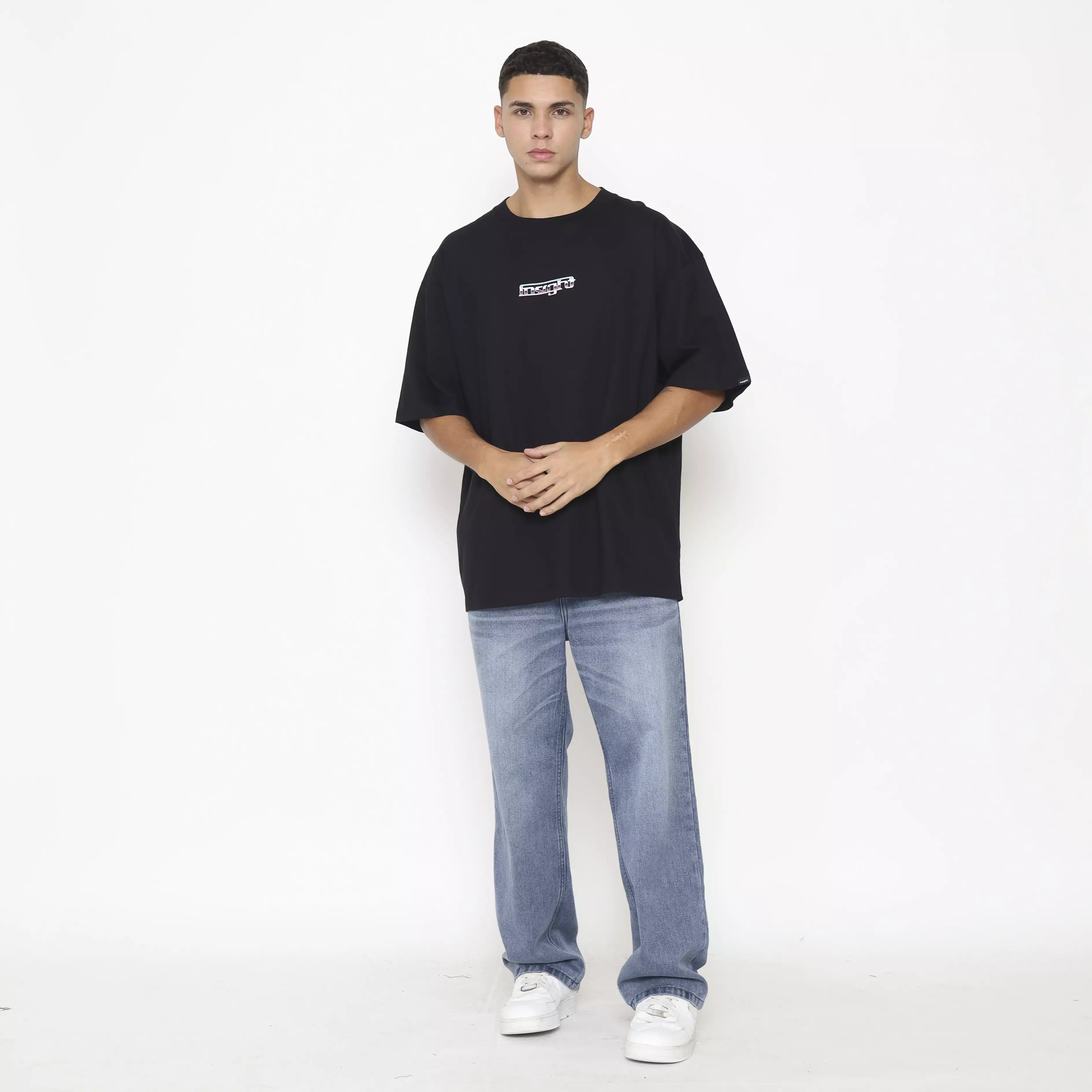 Insight Kaos Lengan Pendek Pria Untied Oversize Planet Surf