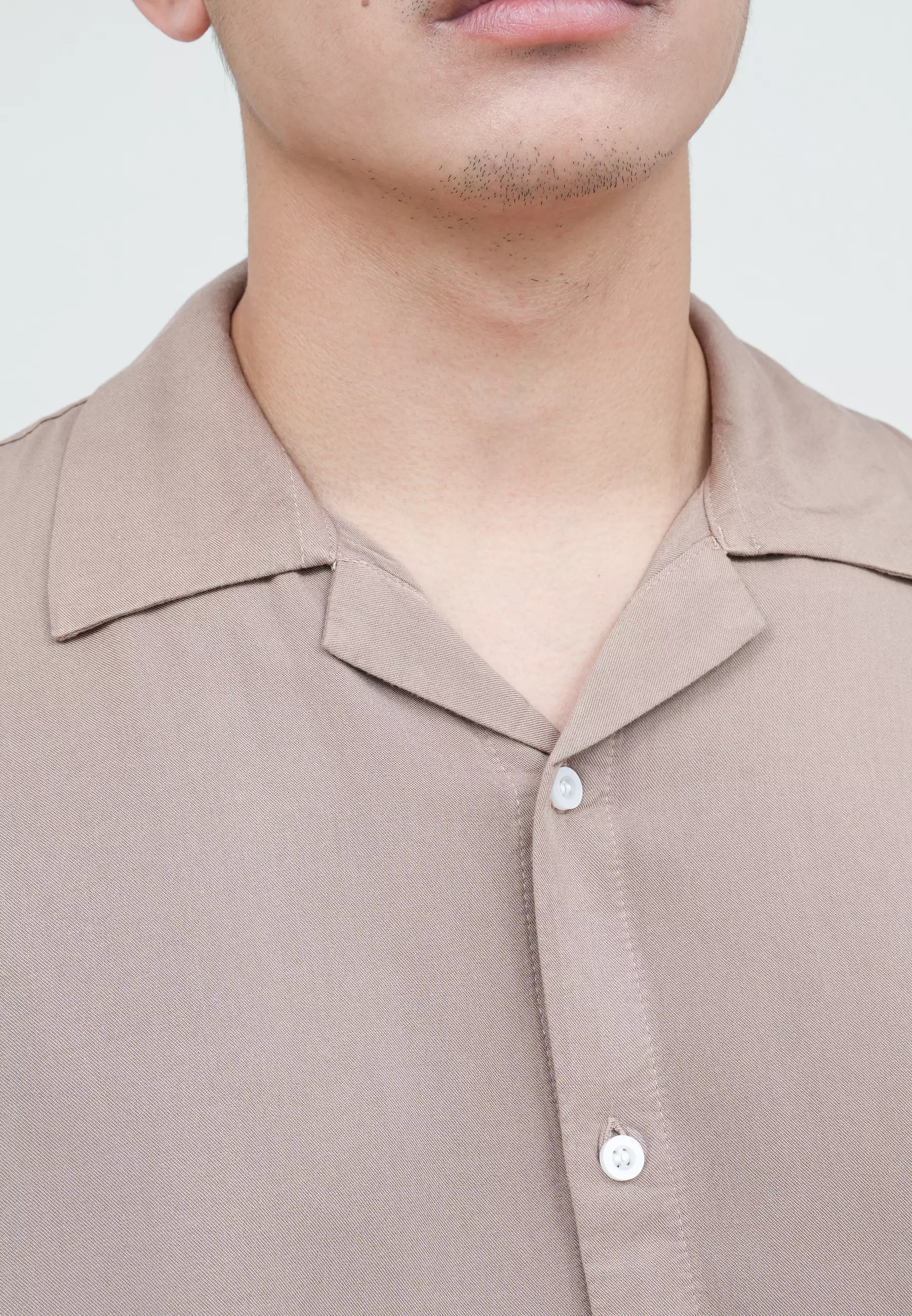 Houseofcuff Kemeja Bowling Lengan Pendek Rayon Shirt Krem