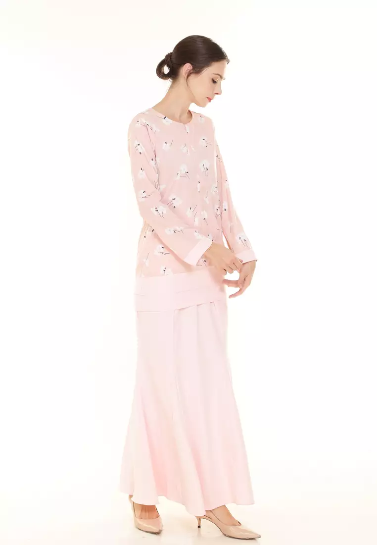 Ivy Kurung Modern layers Printed in Peach Japan Flower