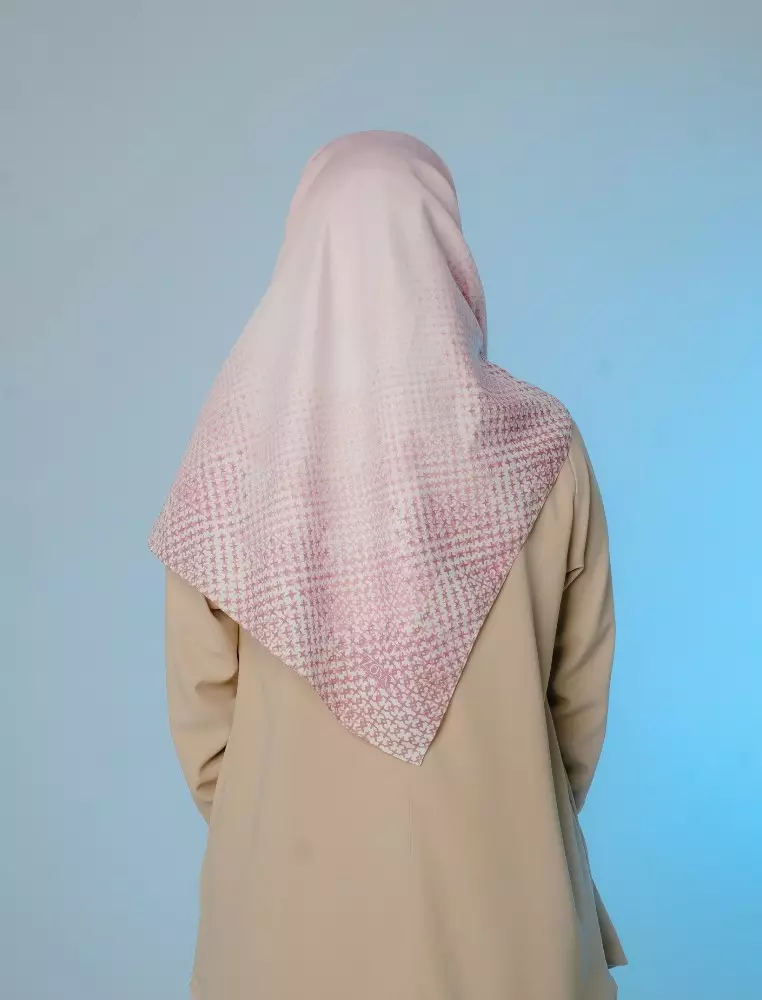 AUZORA Scarf Dusty Pink - Kerudung Hijab Segiempat Motif With Pouch Ziplock - Bahan Poly Fine - Ukuran 110x110