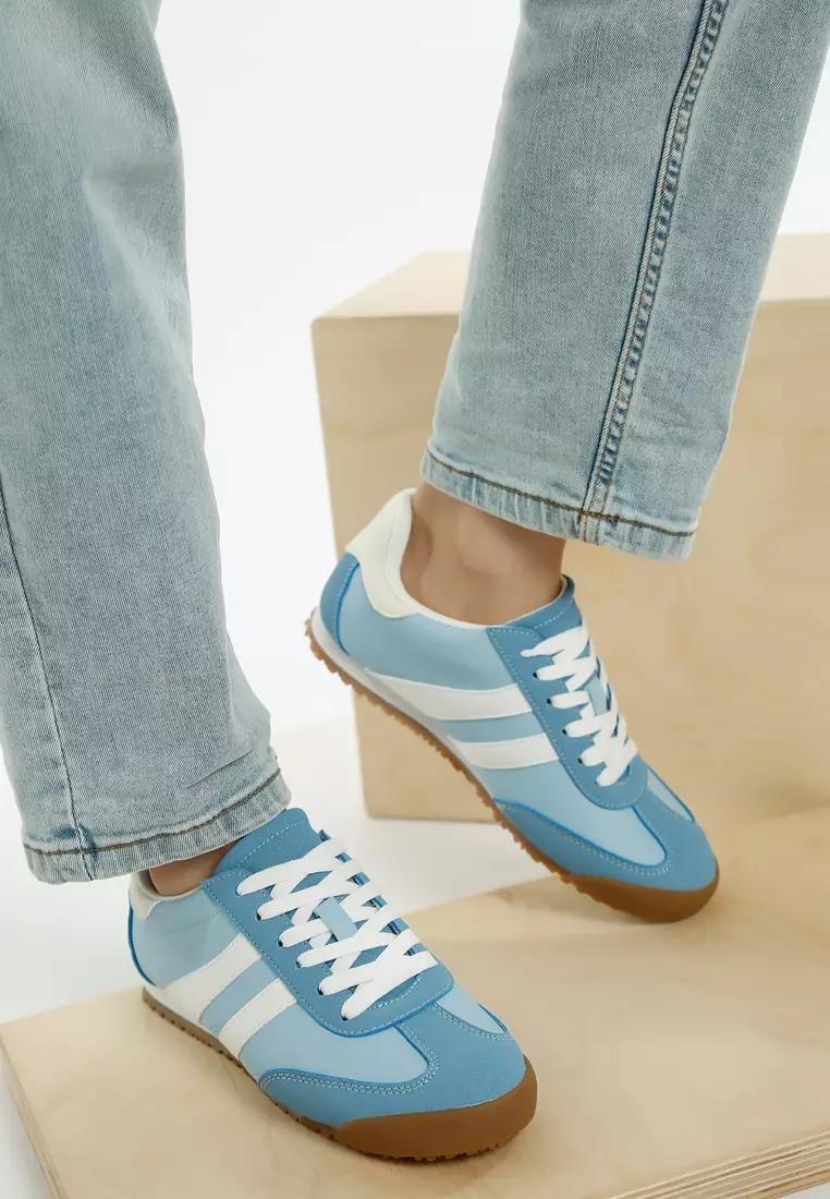 Sepatu Kets Bertali Kasual Warna Biru