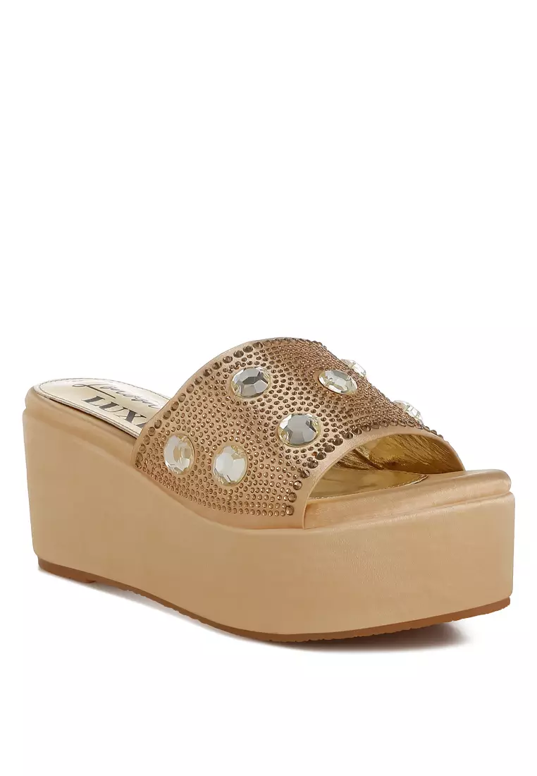 Sandal Platform Bertahtakan Berlian Imitasi dan Berlian Imitasi Warna Emas