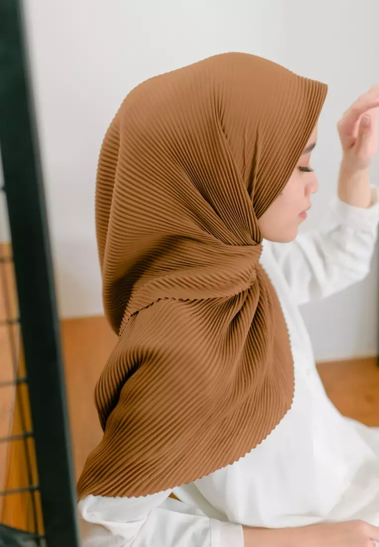 Geya Pleats Square Brown Sugar