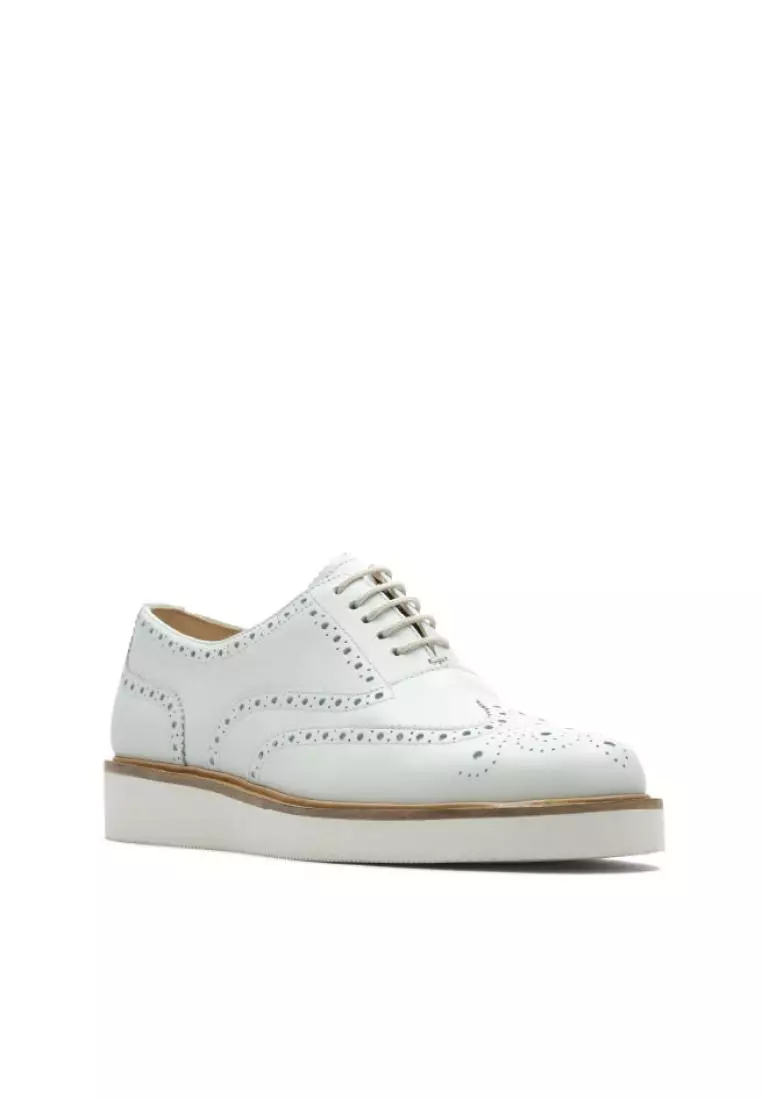 Clarks brogues deals womens