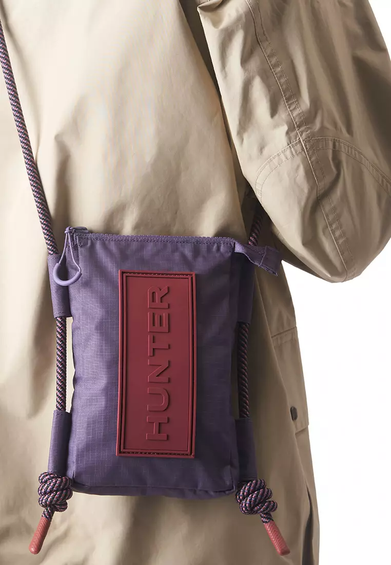 TRAVEL RIPSTOP PHONE POUCH