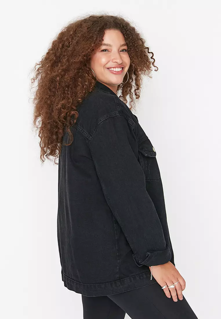 Plus Size Pocket Detailed Denim Jacket