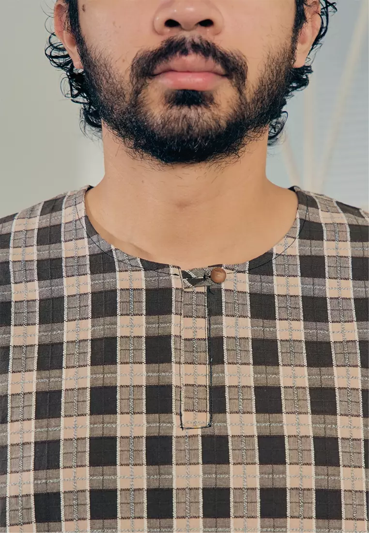 UMMA KURTA CENGAL in Gambut Brown