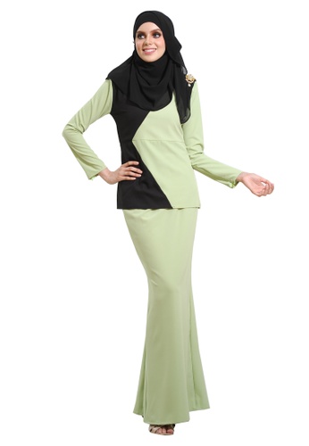 Baju Kurung Moden Como Crepe from LARA NOUR in Green