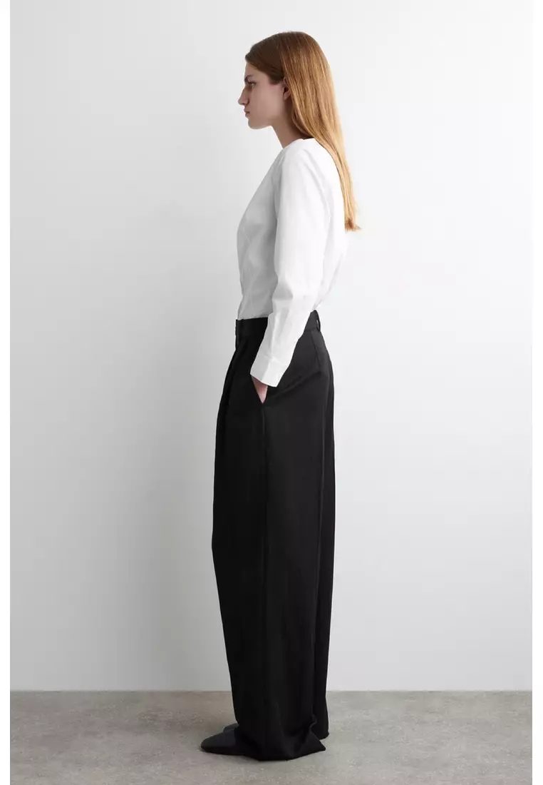 RELAXED FLUID WIDE-LEG TROUSERS