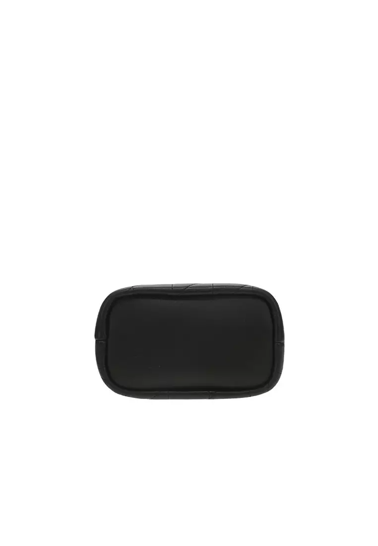 Faye 17 Women's Shoulder Bag in Black CDB69
