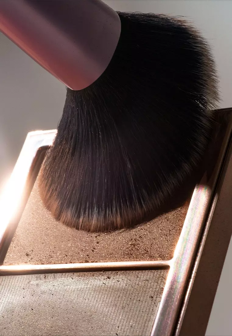 Real Techniques Angled Fan Dual-Sided Finishing Makeup Brush