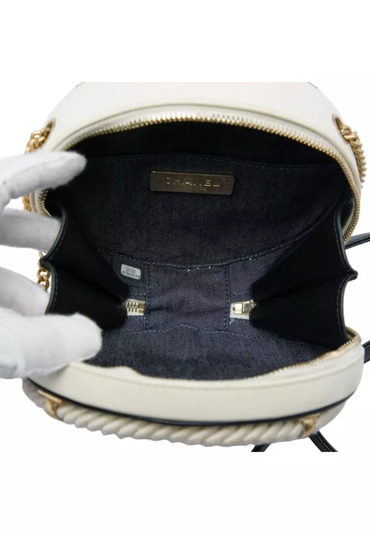 Pre-Loved Chanel Crumpled Calfskin En Vogue Round Bag