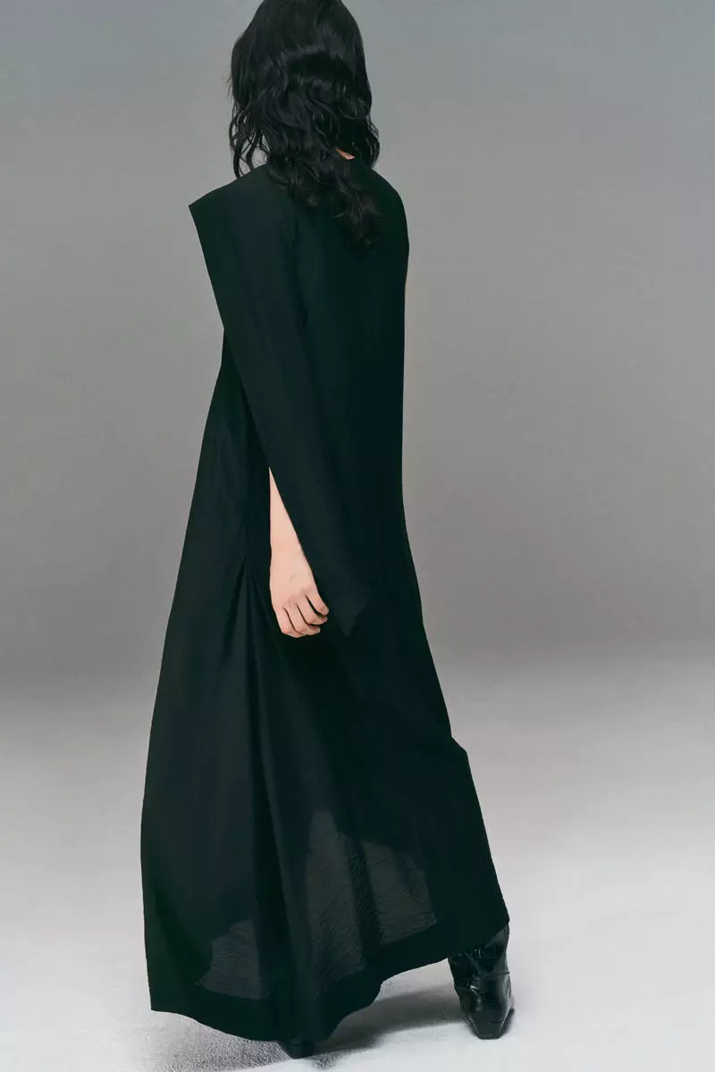 Scarf-collar dress