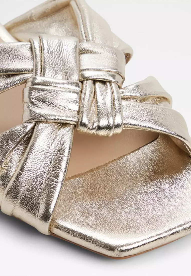 Henrielle-In Flat Sandals