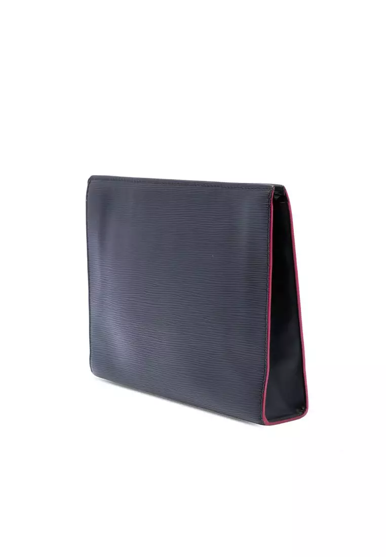 Pre-Loved Louis Vuitton Epi Toiletry Pouch 26