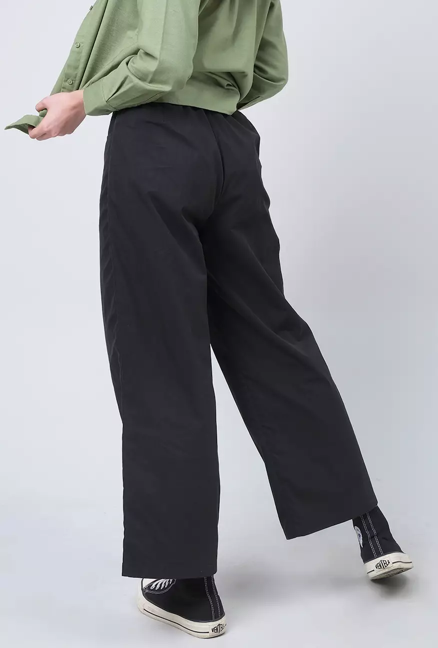 Celana Panjang Wanita Liyana Black