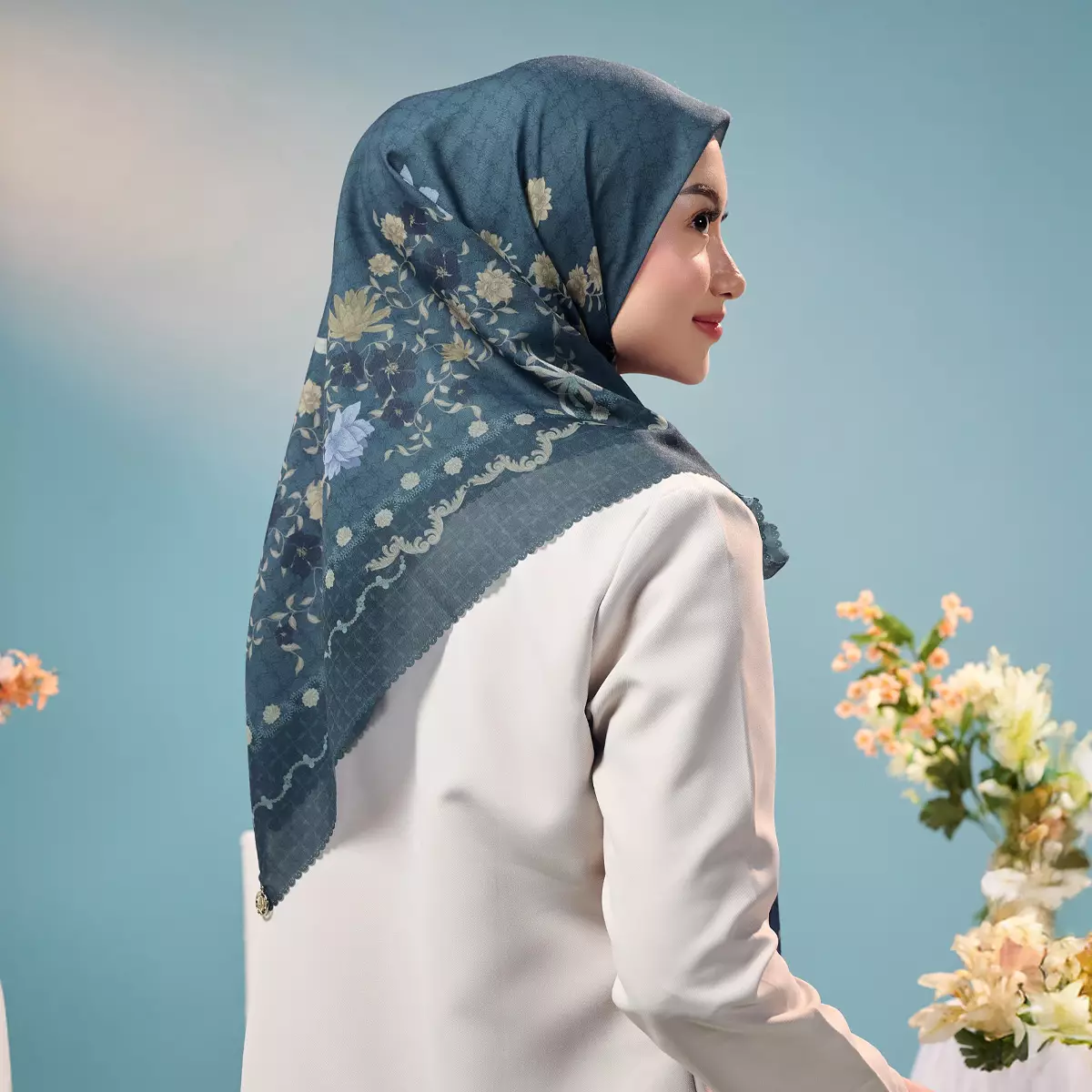 [INCLUDE HARD BOX] ZM Zaskia Mecca - Scarf Bunga Pertiwi Edisi Cut Nyak Dien Meednight | Material Voal Alaska Premium | Hijab Motif Segi Empat