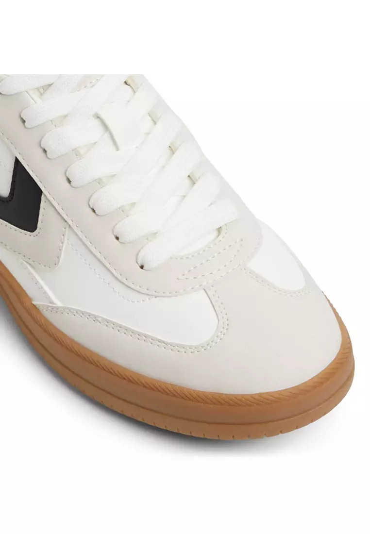 Salome Low-Top Sneakers