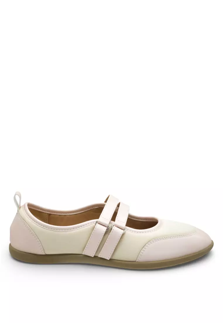 Women Slip On Lifestyle Sneakers - 260160401