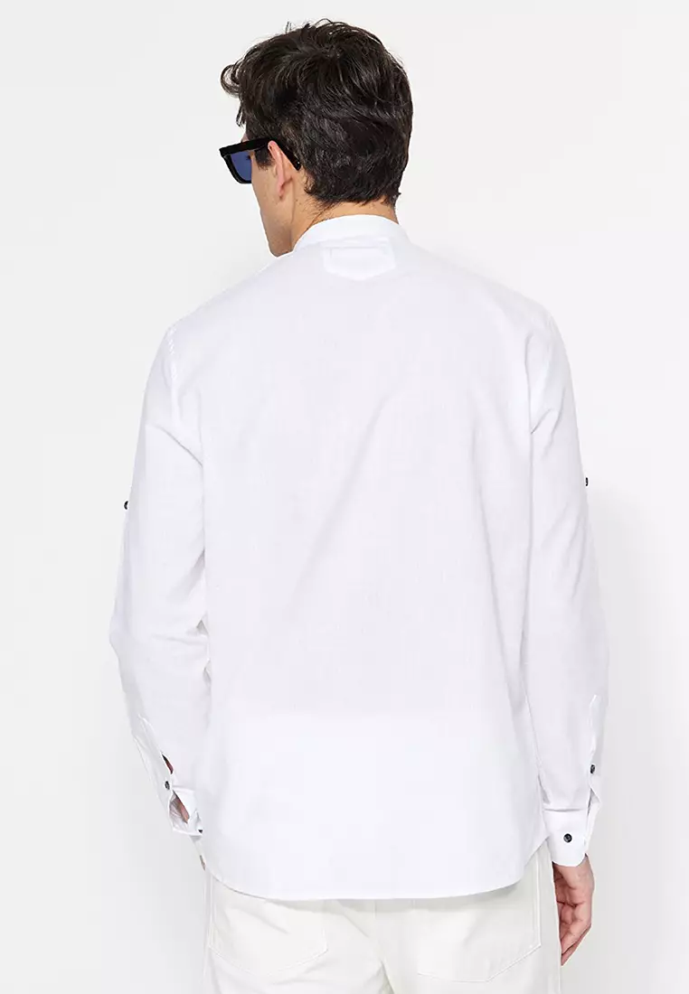 fitted collared shirt