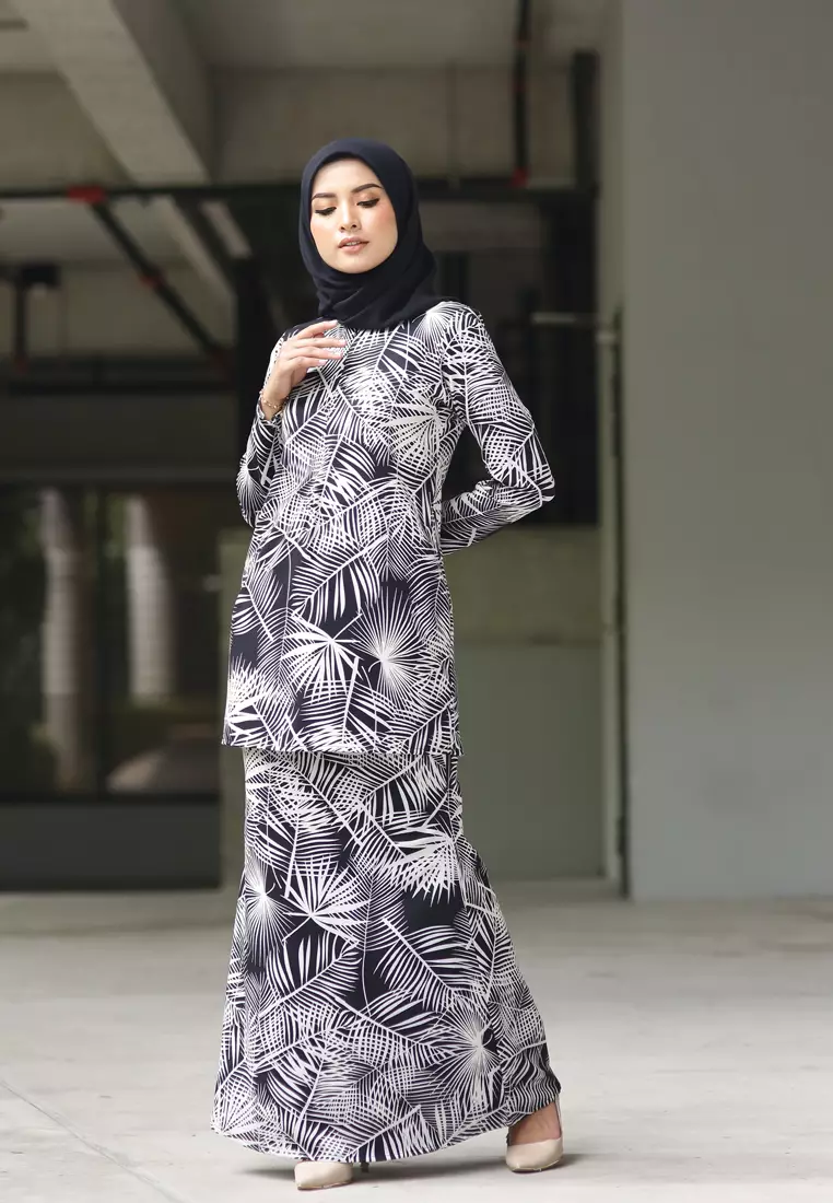 Rina Printed Kurung Black Leaf Flower