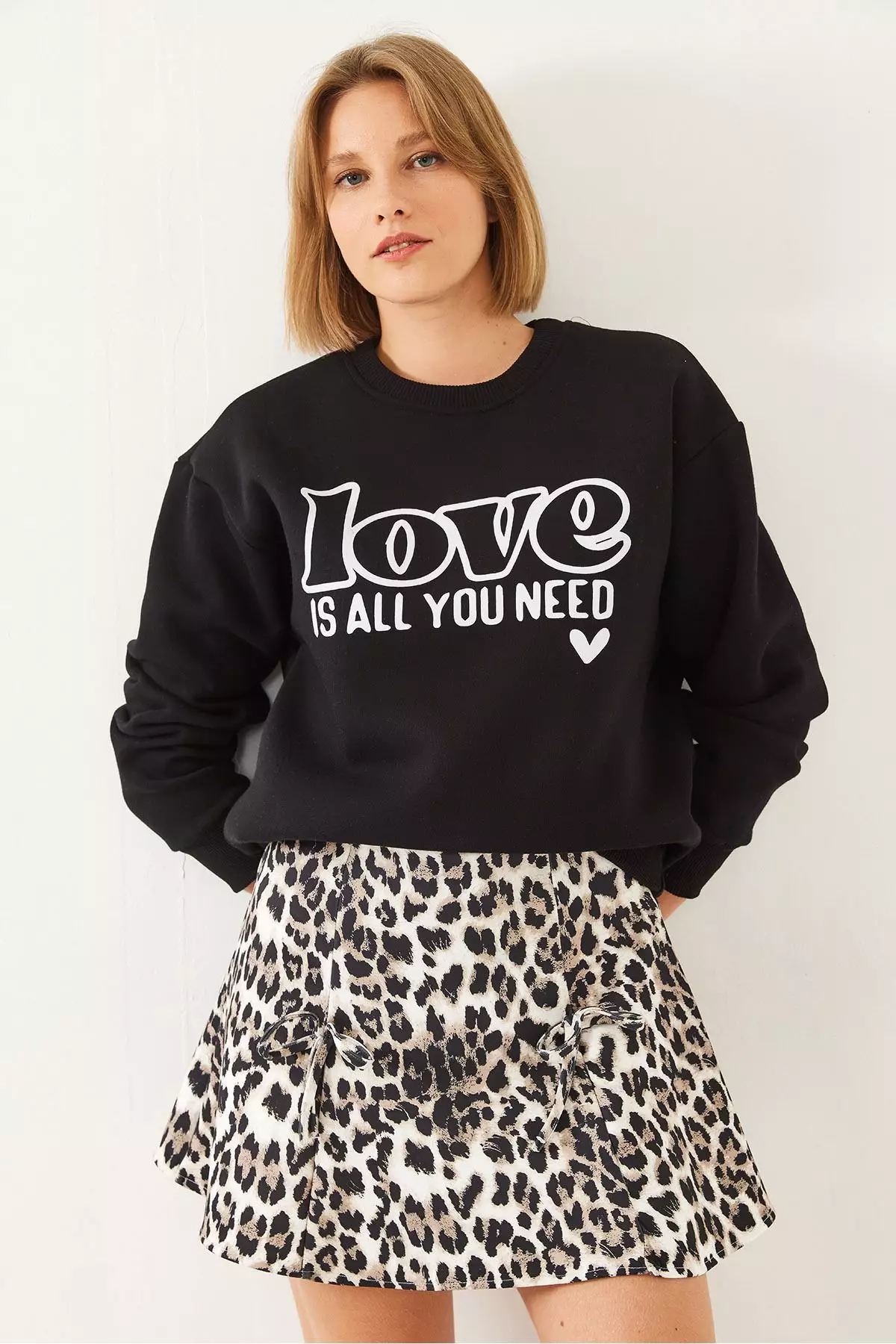 Women's Loose Cut Round Neck Sweatshirt Mbhs022 60601022