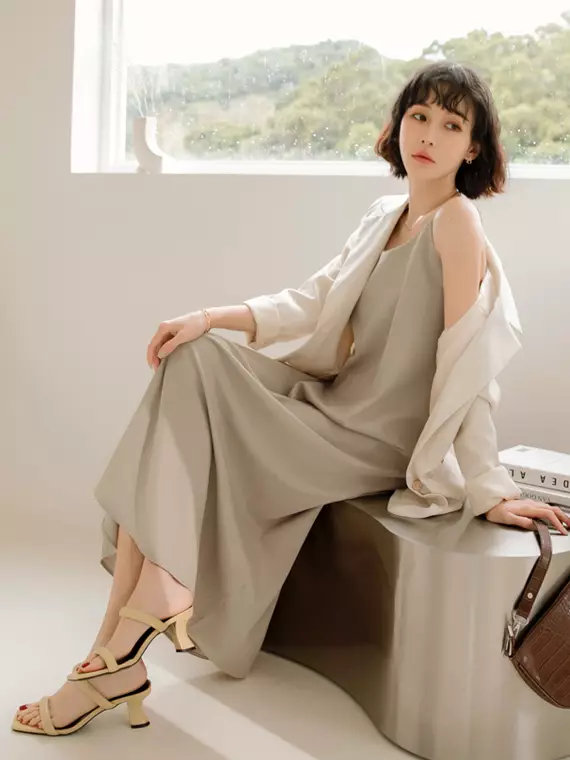 Slightly Sexy Backless Strap Chiffon Umbrella Pleated Long Dress DA9130