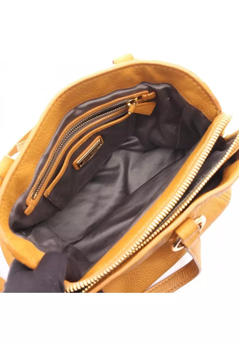 Pre-Loved MIU MIU VITELLO CARIBU Vitello Caribu Handbag leather yellow 2WAY