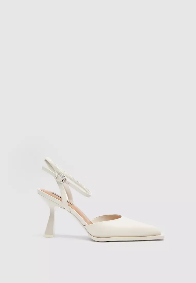 Almond toe clearance slingbacks