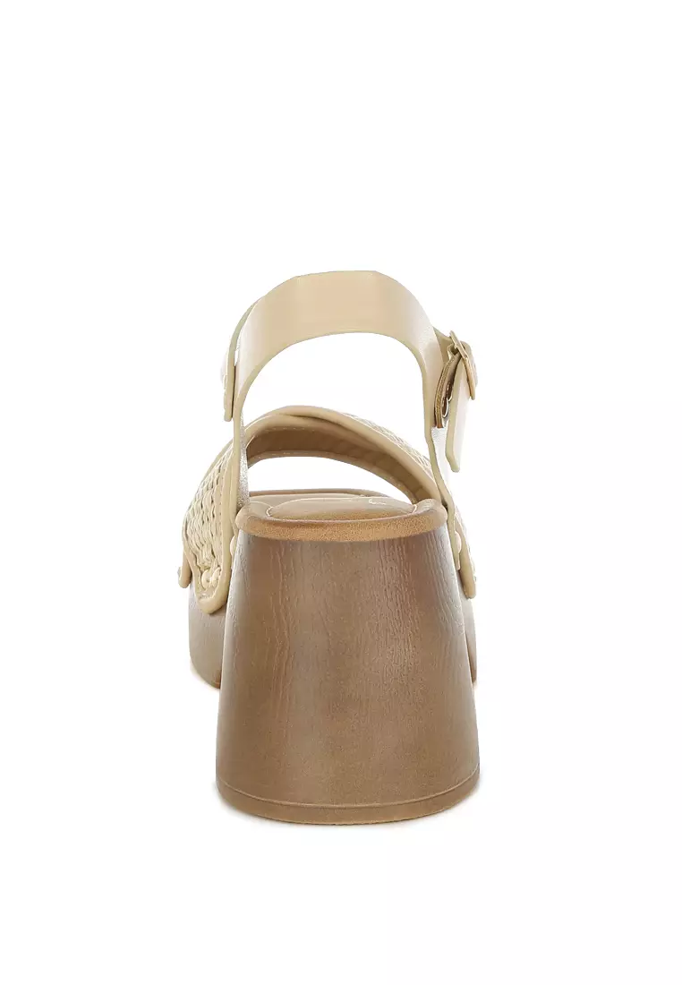 Sandal Bakiak Rafia Bertabur Paku Warna Alami