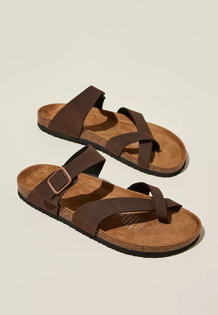 Toe loop slides store