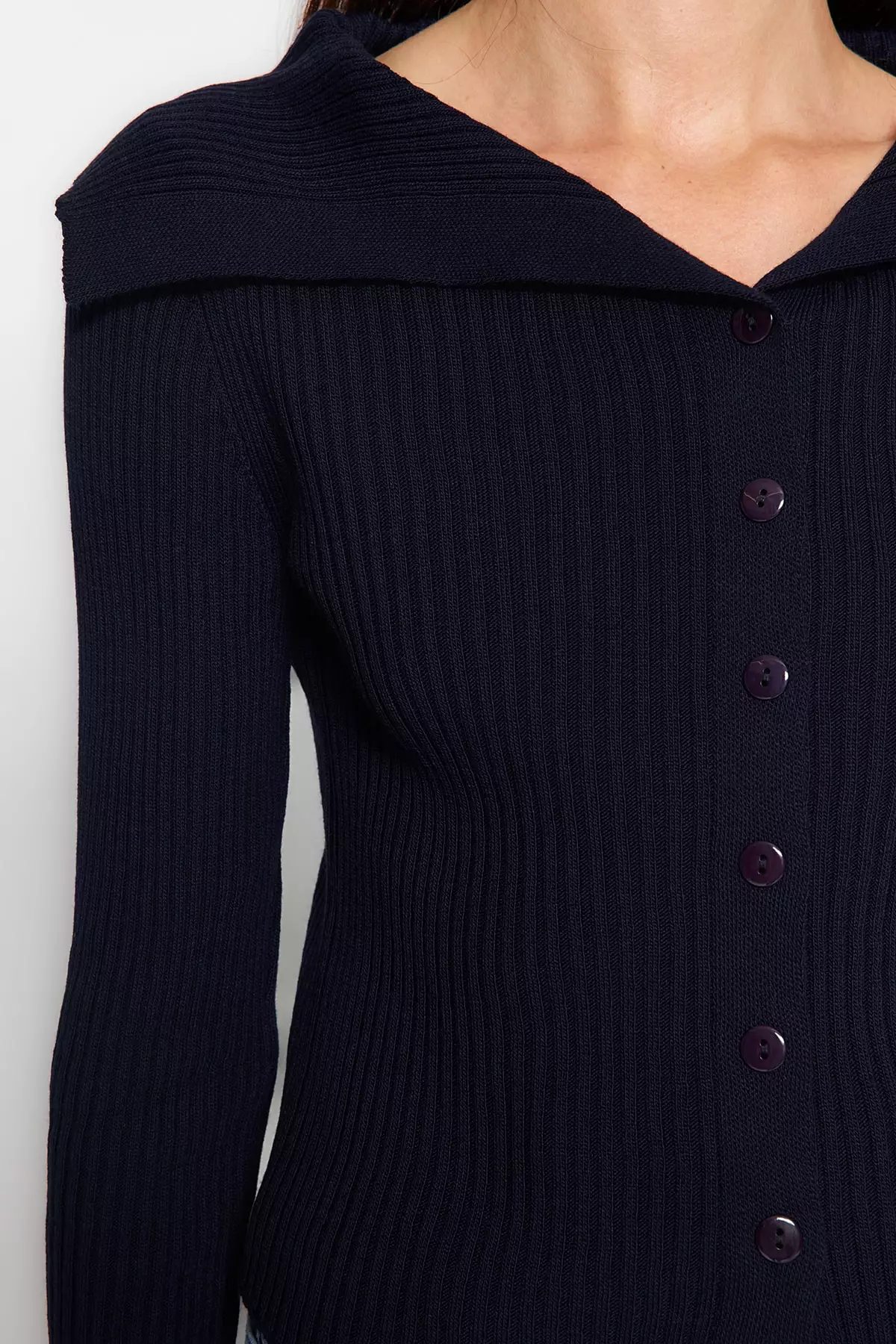 Crop Turn-down Collar Knitwear Cardigan