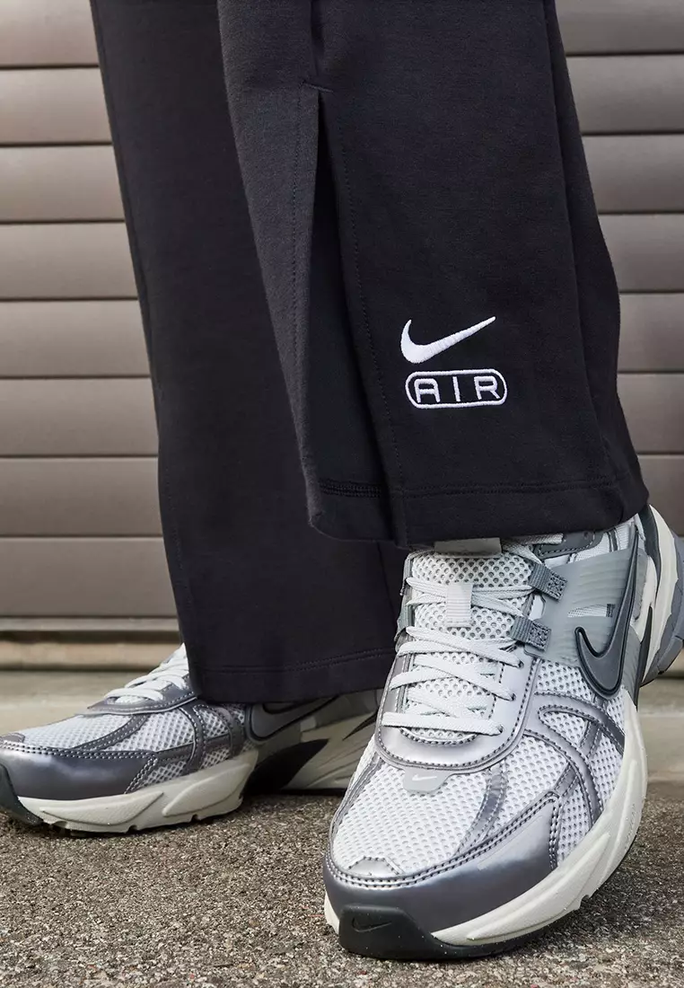 V2K Run Shoes with Reflective Accents