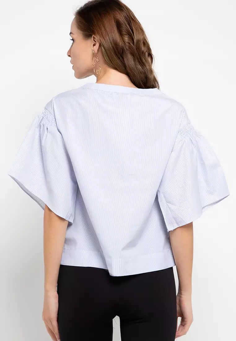 Smooth Stripes With Variation Smok On Hand