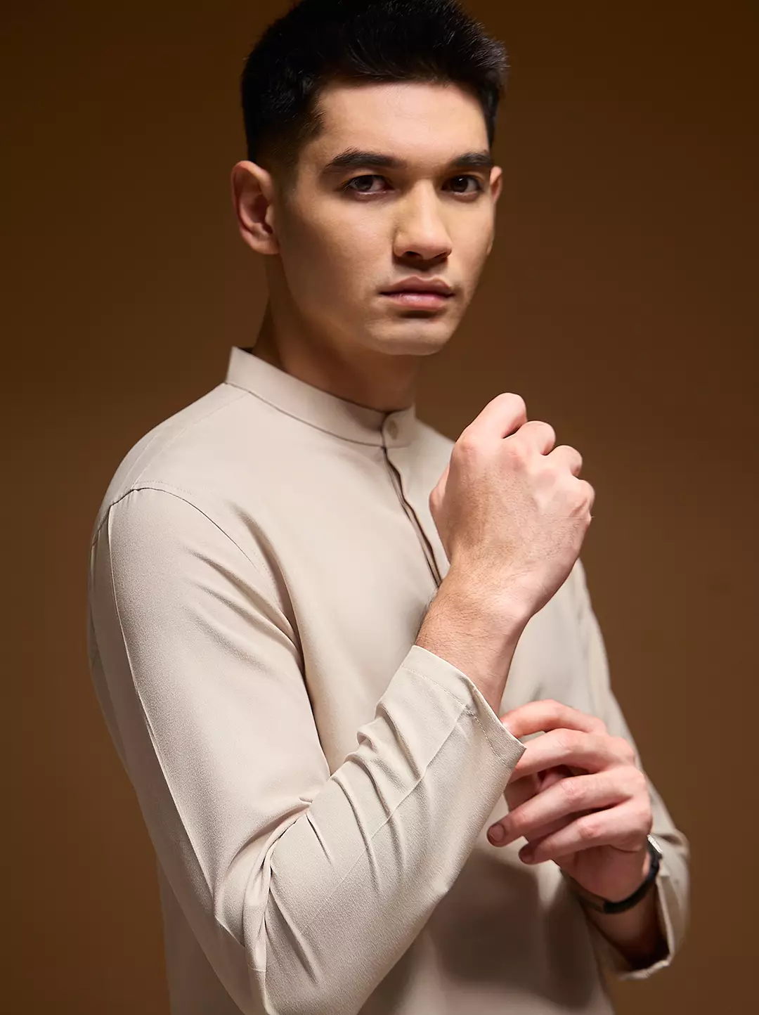 OXCON Kemeja koko Tangan Panjang Collarless Azfar Cream