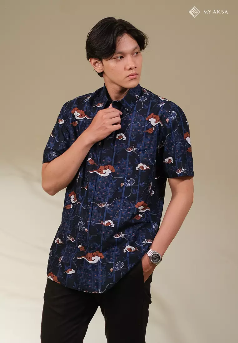 My Aksa Batik  Pria Kemeja Pendek Slimfit Pelana Navy