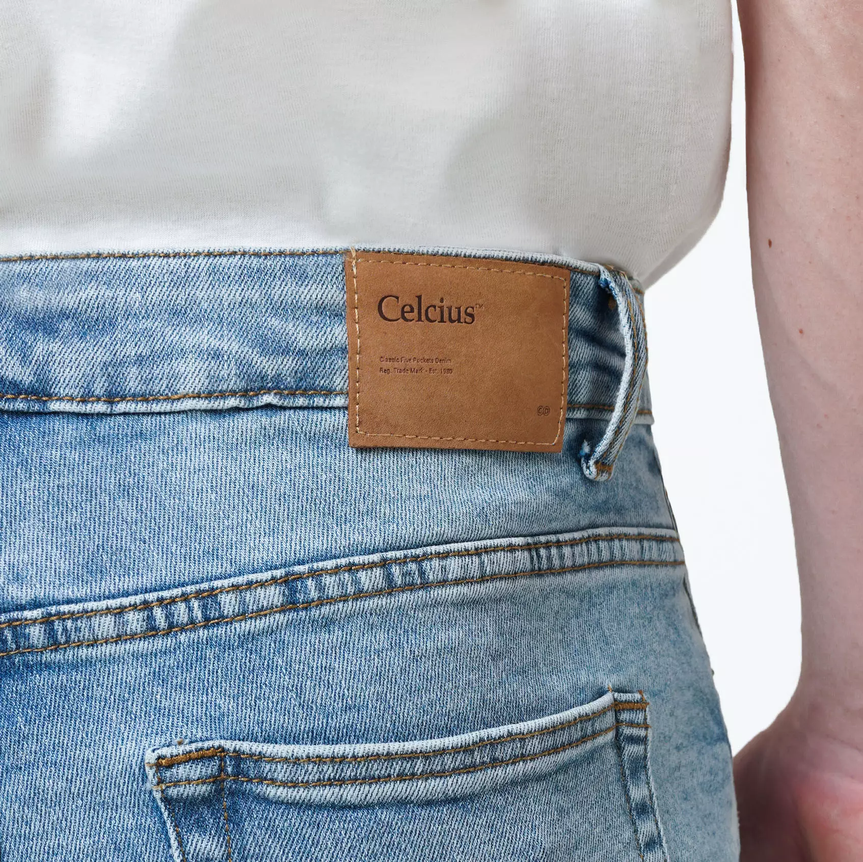 CELCIUS Celana Denim Straight Fit I31000399C Biru