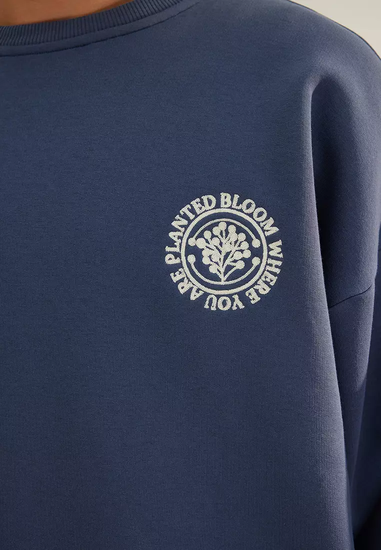 Embroidery Fleece Sweatshirt