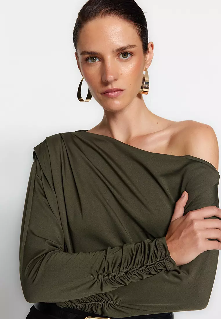 Asymmetrical Flowy Knitted Blouse