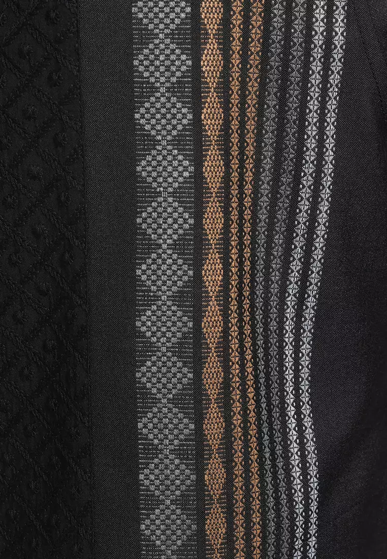 MANZONE X Adipati Dolken - Kemeja Koko Lengan Panjang Pria Fiqar Comfort Fit - Black Warna Black