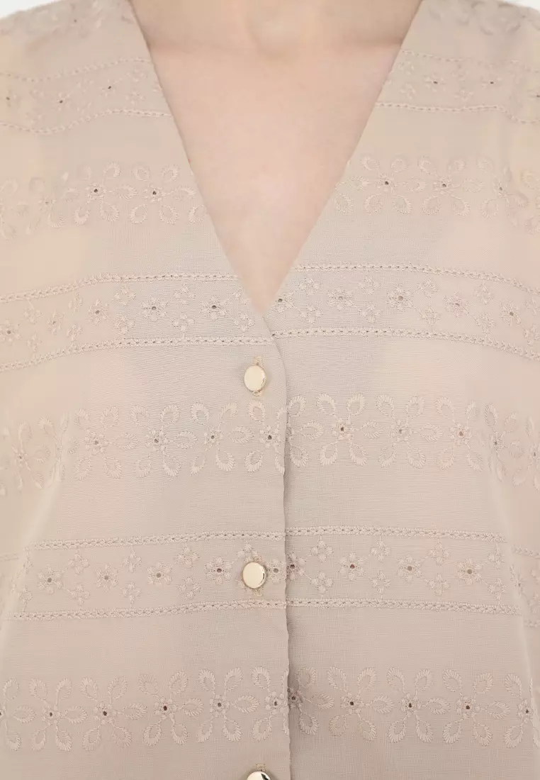 Sleveless Embroidery Cotton Blouse