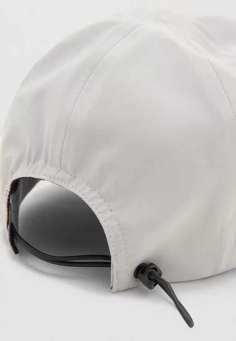 Water-Repellent Cap With Coolmax® Technology