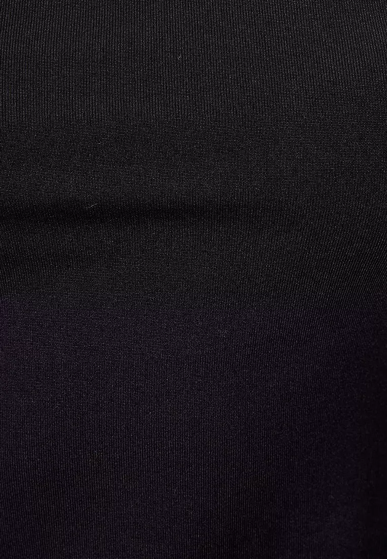 Crop Top With Bow Detail And Rope Strap Slim Fit